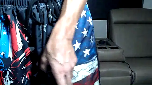 ThickD2C 现场XXX聊天