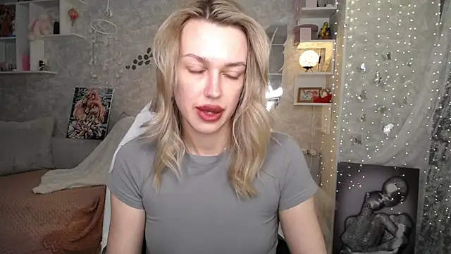 NickyAdamidi 即時 XXX 聊天