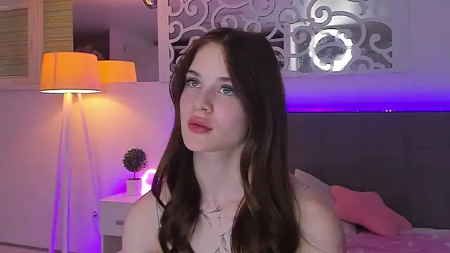 LuisaClover: онлайн-секс-чат