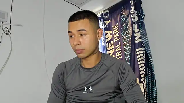 Živý XXX chat _Logan_Colton_