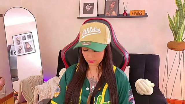 EmmyEvans1n Live XXX chat