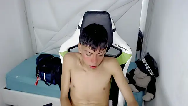 Chat +18 de Liarr_ ao vivo