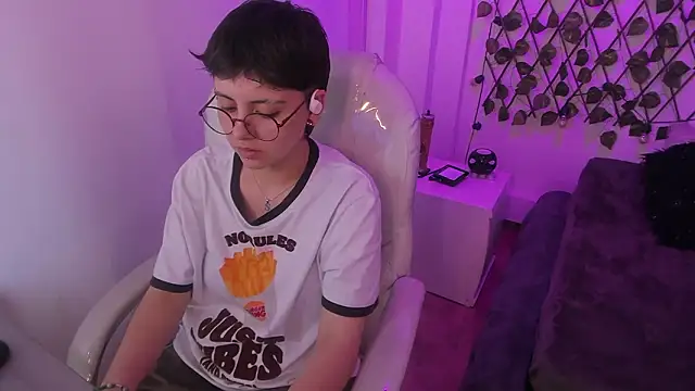 Nathaly_ds élő XXX-chatje