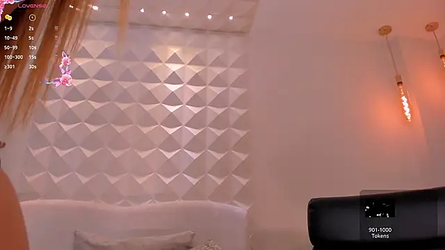 JuanitaClay Chat XXX in diretta