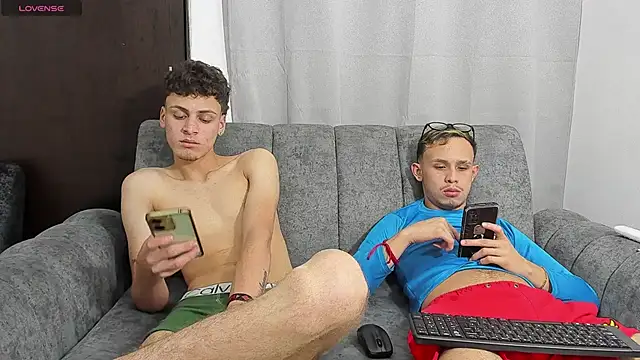 Two_sexboys Pertunjukan Webcam