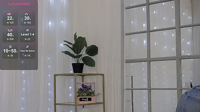 SarahRaynex live XXX chat