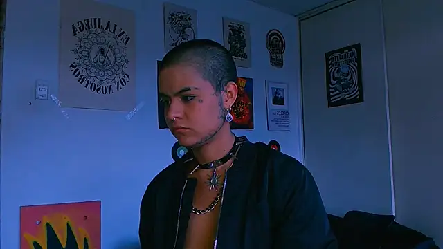 alex_one888 Chat XXX in diretta