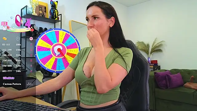 EvaKeks Adlı Modelin Canlı XXX Sohbeti