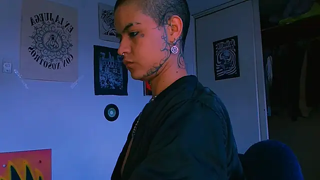 alex_one888 Live XXX Chat