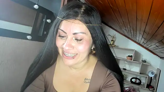 دردشة Tania_mature الجنسية المباشرة