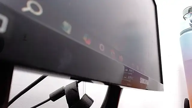 emiliaa_hot 现场XXX聊天