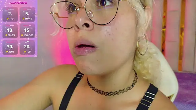 Haelycute: онлайн-секс-чат