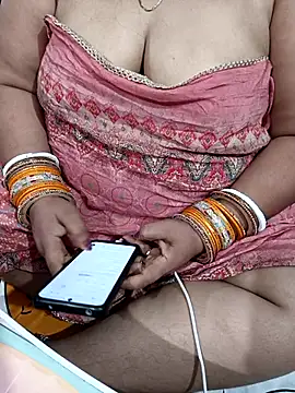 Kajal-585's Live XXX Chat