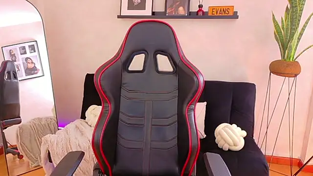 Chatroom XXX en direct de EmmyEvans1