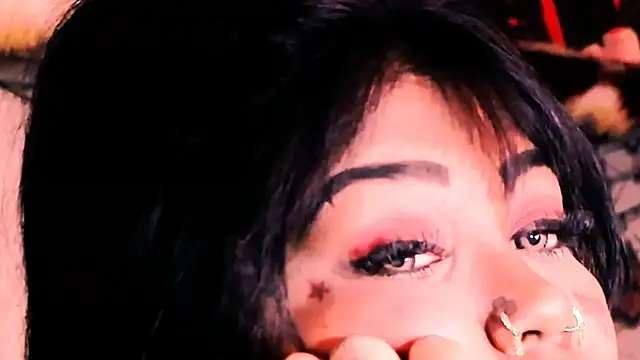 indian_dreamgirl Show in webcam