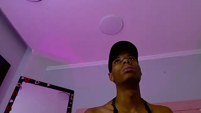 Chat XXX ao vivo de Santiago_Ortiz_