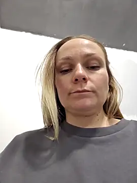 Bondgirl_013 webkamerás műsora