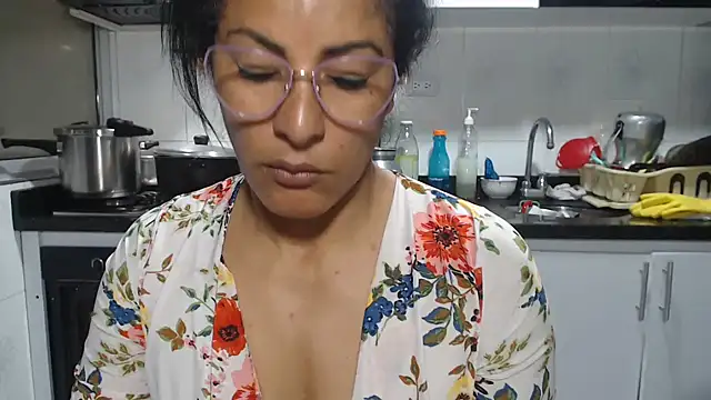 kateleyagrey Chat XXX in diretta