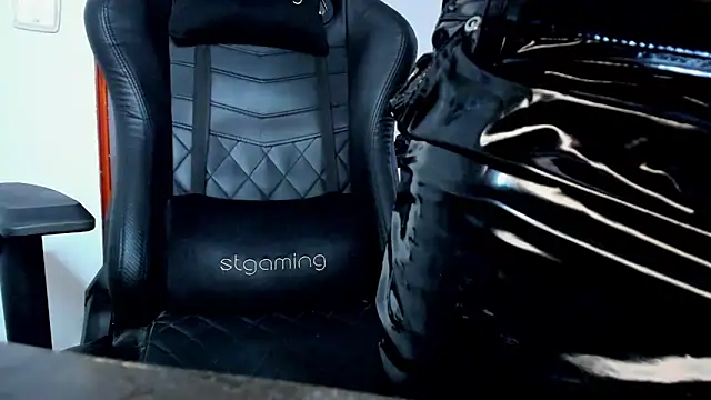 Онлайн чат XXX Tommy_Bred