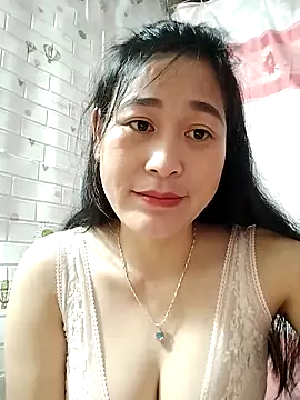 NgocLinh_69のライブXXXチャット