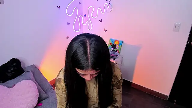 lilielou_ élő XXX-chatje