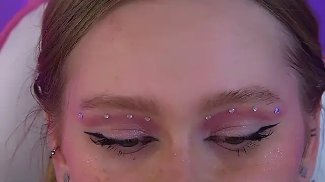 AgataFoxley Adlı Modelin Canlı XXX Sohbeti