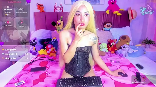 emma_wilder_ Adlı Modelin Canlı XXX Sohbeti