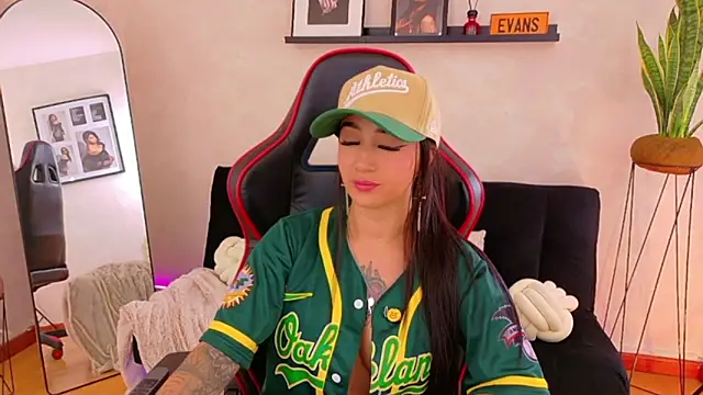 EmmyEvans1 Live XXX Chat