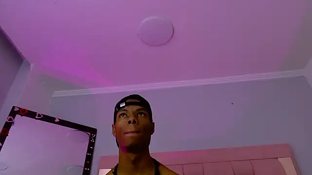 Santiago_Ortiz_ Live XXX Chat