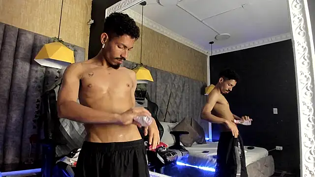 NoaahTylor Live XXX-Chat