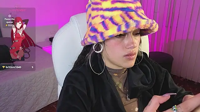 _sharlotte777のライブXXXチャット