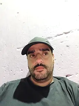 Show modela gusto14cm na web-kameri