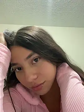 ScarlettAndLucasn Live XXX chat