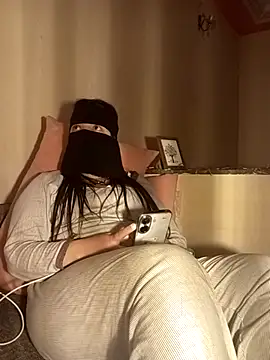 LONA-_- Chat XXX in diretta