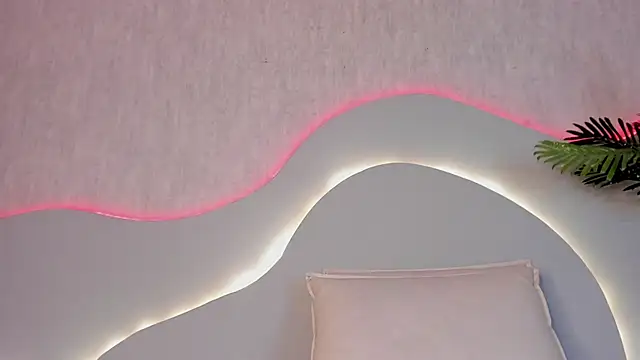 Онлайн чат XXX CannelaSmith