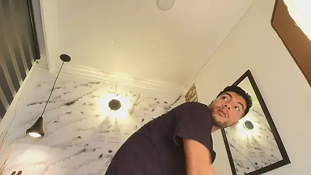 Max_Hornye's Live XXX Chat