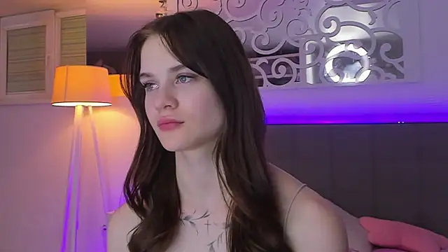 XXX chat uživo modela LuisaClover