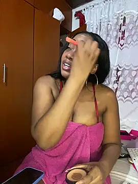 Chatroom XXX en direct de MonicaSex_