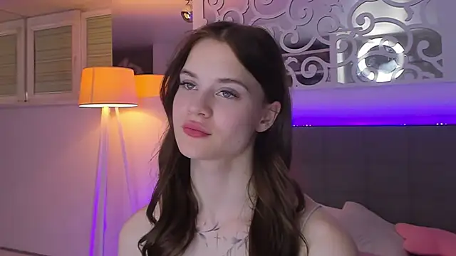 LuisaClovern Live XXX chat