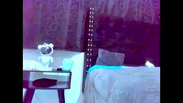 amareto_queen Adlı Modelin Canlı XXX Sohbeti