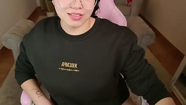 SelenaBlumX: онлайн-секс-чат