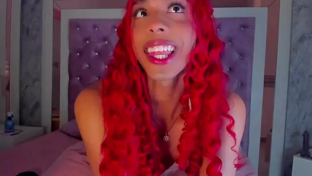 Adonis_hot: διαδικτυακό σόου στην κάμερα