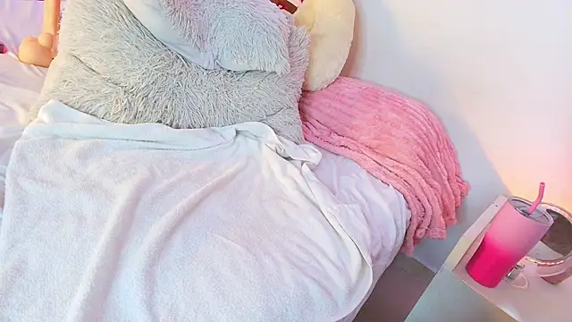 GabrielaBlake_ Adlı Modelin Canlı XXX Sohbeti