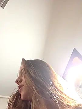 Chatroom XXX en direct de Luna_Lynn