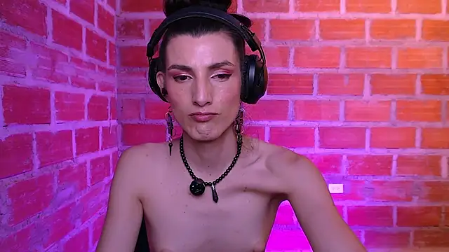 Moira-Hot Adlı Modelin Canlı XXX Sohbeti