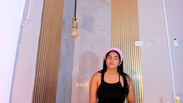 Chatroom XXX en direct de AlanaBlair_