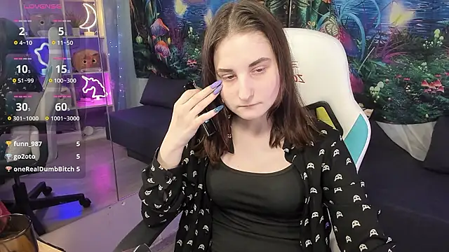 Chatroom XXX en direct de KiraDuvall