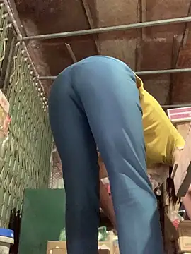 YANINA120 在線直播表演