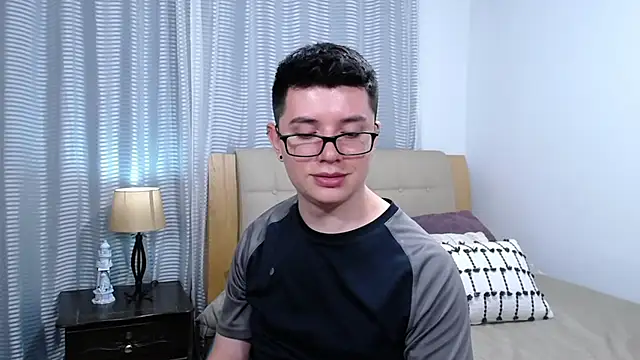 BlackFoXXX69 élő XXX-chatje