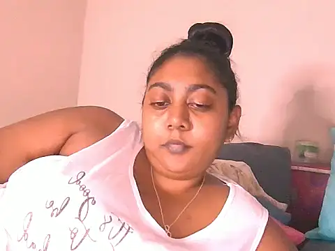 Indian_Ruby99 élő XXX-chatje